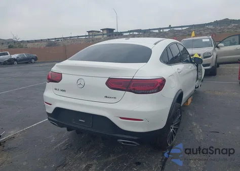 2021 Mercedes-Benz Glc 300 4Matic Coupe z USA, uszkodzony, nr VIN W1N0J8EB8MF976030